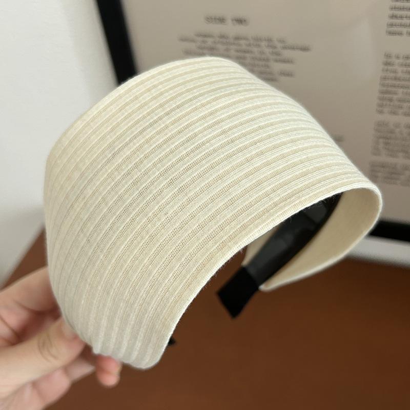 Fashion Hair bands for Girls and Women Grey wide edge headband, simple and versatile,Press hair headband