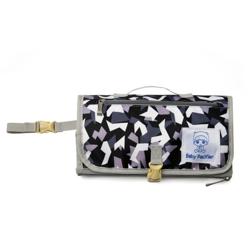 

Многофункциональная сумка-коврик для смены подгузников для малыша с карманами для хранения, модная сумка для смены подгузников для путешествий и использования на открытом воздухе чёрный