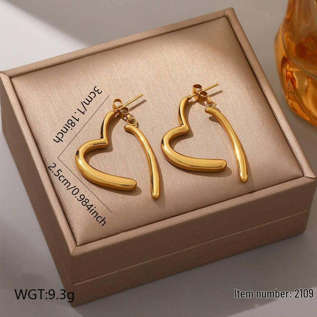 Gold C-Shaped Round Hoop Earrings with Bright Surface, French Light Luxury, High-End Stainless Steel