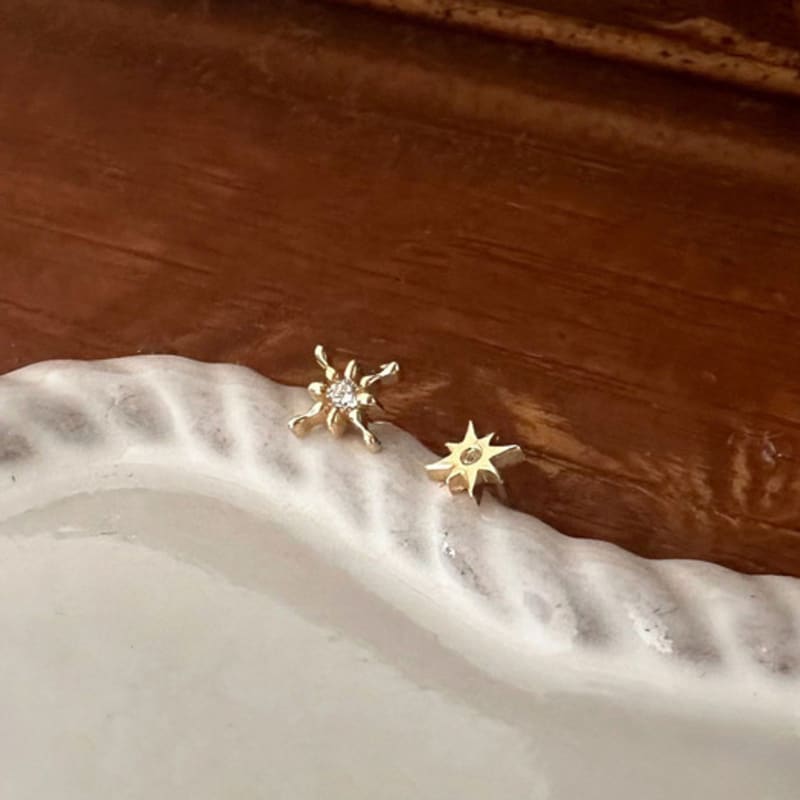 youngglow 14k flat cubic sparkle piercing