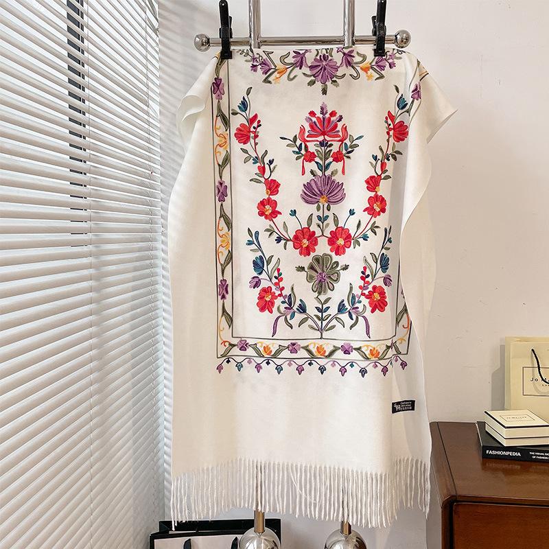

Осенне-зимняя цветочная вышивка ретро-внешняя сторона с двухсторонним женским теплым шарфом, толстая шаль в этническом стиле 185cm белый