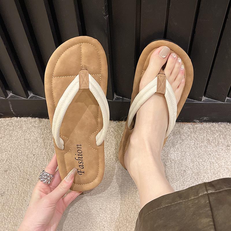 Large size flip-flops women's summer wear new flat-bottomed beach toe slippers soft-bottomed casual sandals