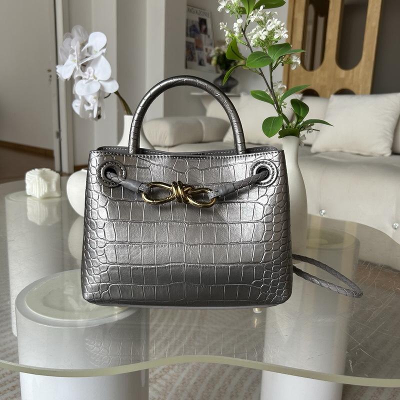 2026 New Leather Women's Bag Fashion Trendy Crocodile Pattern Stone Pattern Woven Butterfly Buckle Commuter Tote Small Bag Cross-border