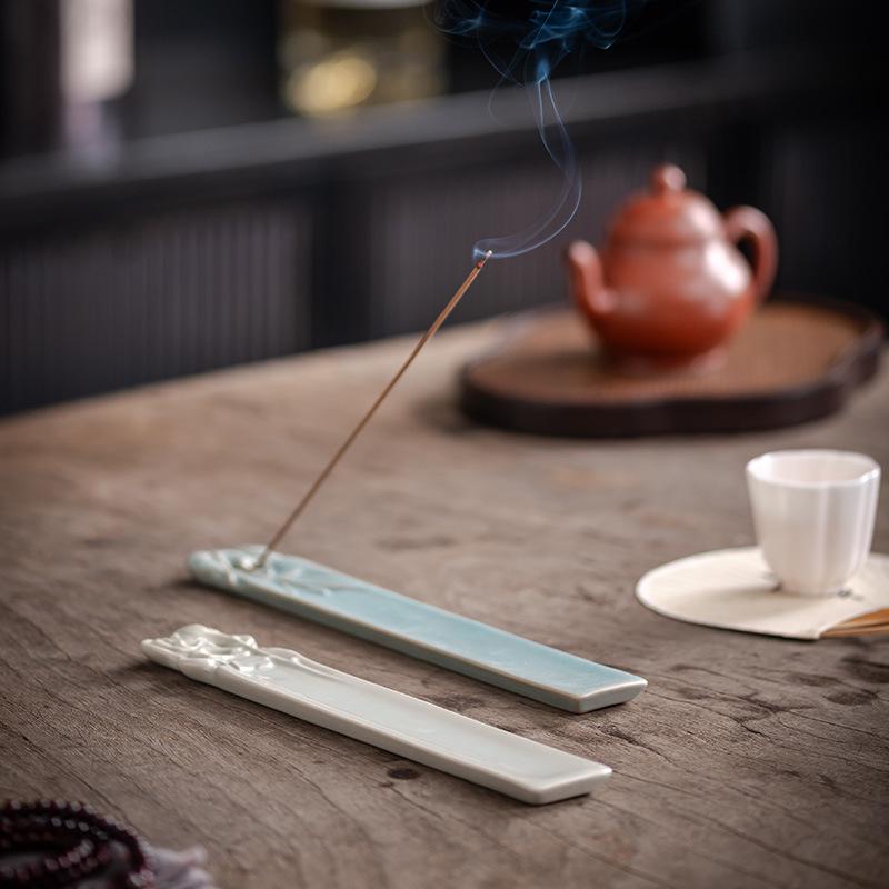 Modern Ceramic Incense Holder for Agarwood & Sandalwood - Indoor Zen Ornament for Incense Sticks.