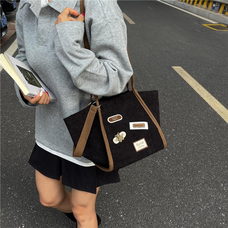 Casual Bag Women's Autumn and Winter 2025 New Shoulder Bag Large Capacity Tote Bag Corduroy Class Commuter Bag