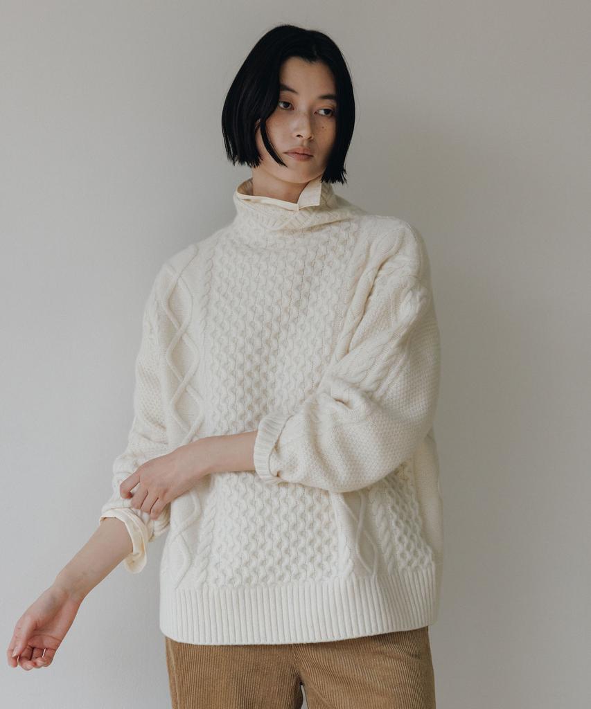 Beullaengkeulumumeon Cable Turtleneck Knit_Natural