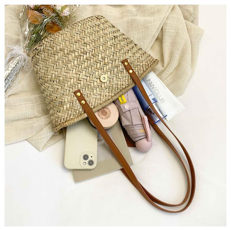 Minimally Designed One Shoulder Woven Bag with A New Cover Made of Natural Grass Vine Woven Bag for Vacation Beach, Versatile Woven Bag for Women