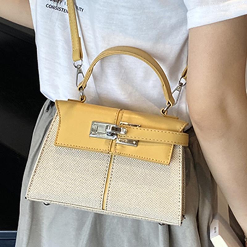 2025 summer new simple retro women's bag fashion niche portable messenger small square bag French simple commuter bag