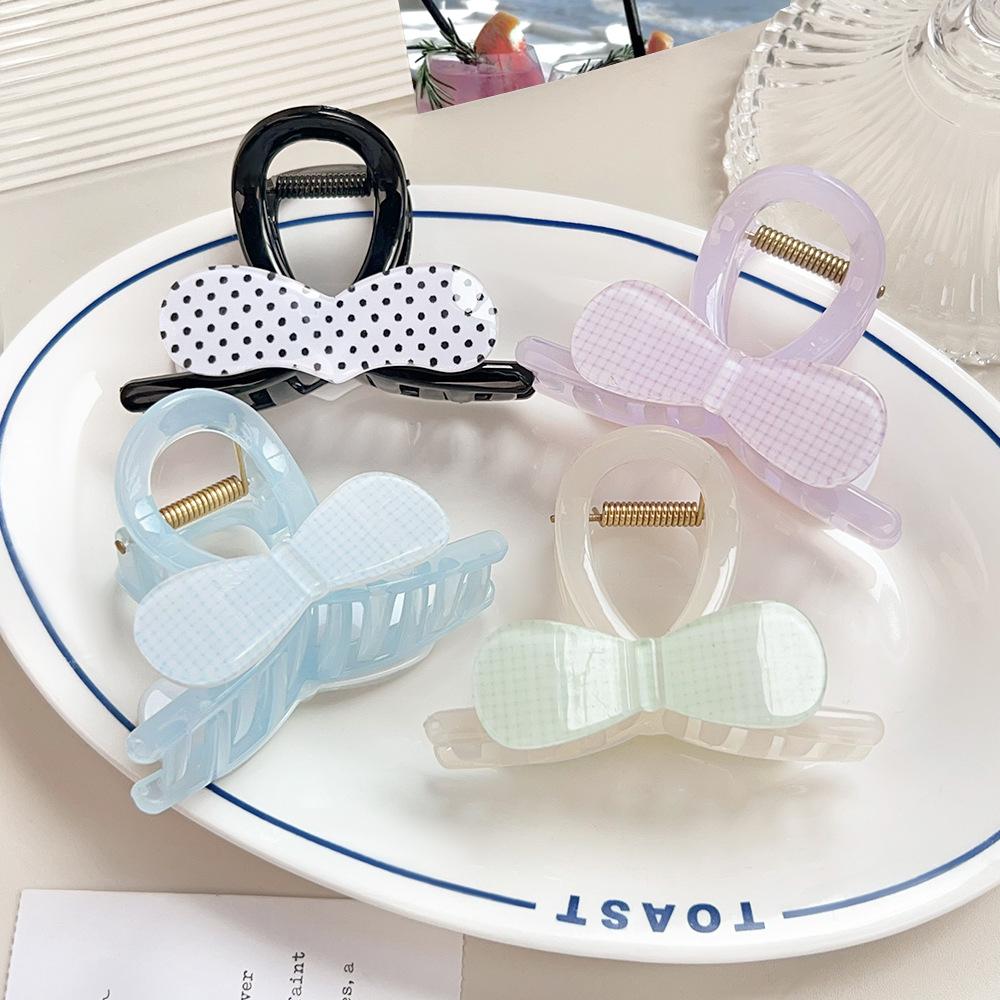 Stylish and Casual Women's Hair Clips with Fresh Plaid Bows, Claw Clips, Sweet Heart-shaped Hair Clips, and Simple Hair Accessories.
