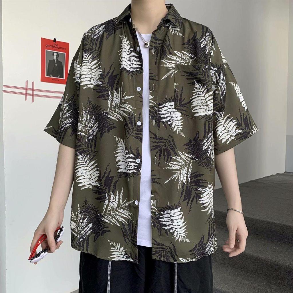 Pánská retro květovaná košile s krátkým rukávem ve stylu Harajuku: Hongkongské Ulzzang plážové oblečení s ochranou proti slunci, ideální pro páry.