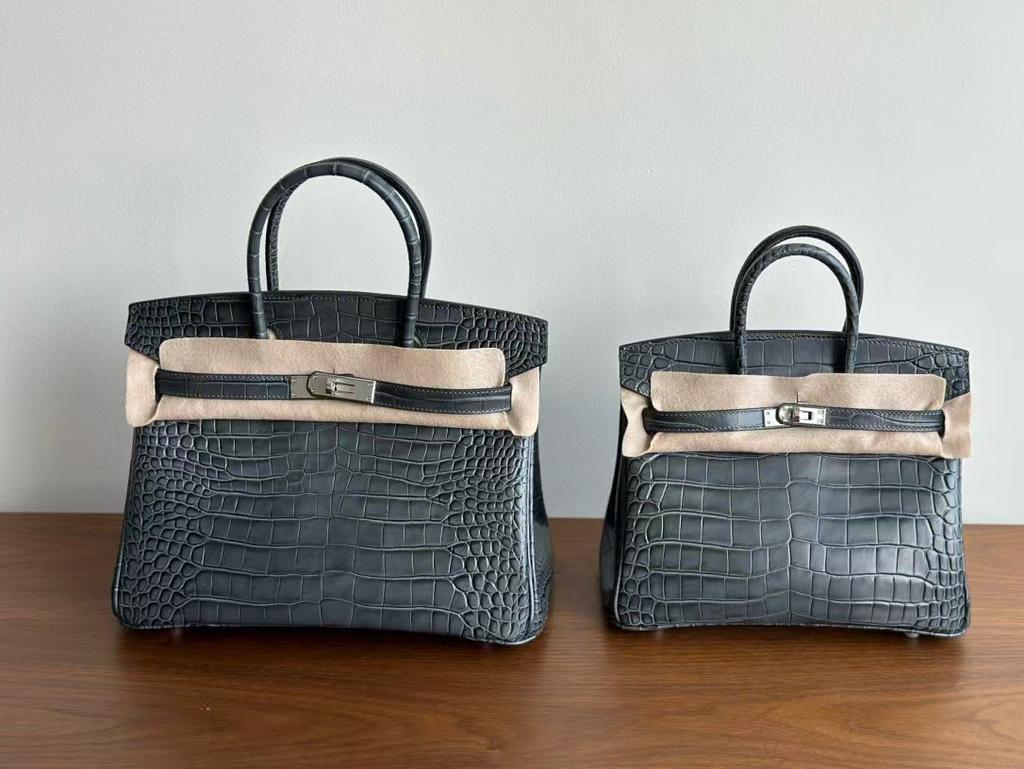 Foggy Crocodile Pattern Platinum Inner Seam Steel Hardware High-quality Dukpu Motorcycle Hand-held Fashionable Women's Bag Light Luxury