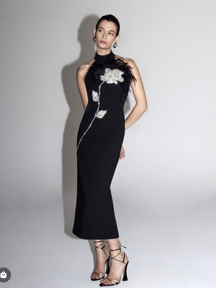 French Bandage Dress: Elegant Sleeveless Evening Gown with Hip-Hugging Long Skirt & 3D Floral Accents.