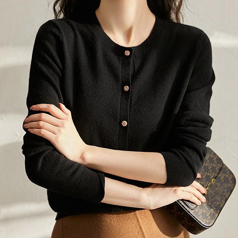 

Женские свитера кардиганы 2025 осень зима длинный рукав O-образный вырез черный вязаный свитер женские топы кардиган JJ157 One Size чёрный