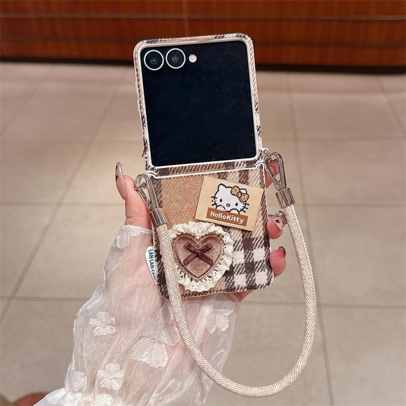 

Fashion Plaid Pattern Fabric Love Hellokitty Phone Case For Samsung Galaxy Z Flip 7 6 5 ZFlip5 ZFlip6 Cover with Hand Strap Cute For Z Flip 7