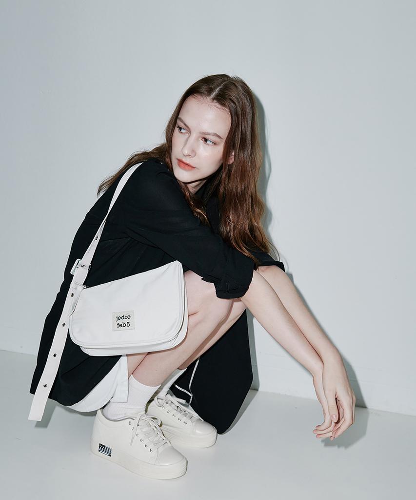 Jedrefeb5 Slant Shoulder Bag Ivory