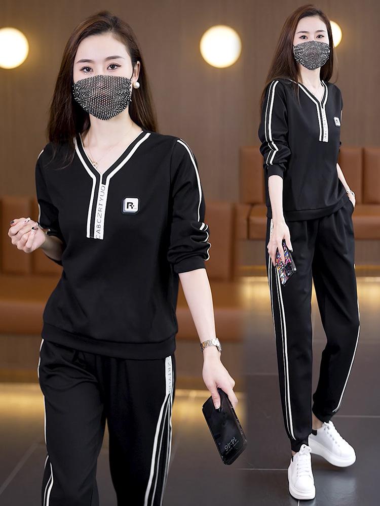 

Осень 2025 г. Корейская спортивная одежда с V-образным вырезом и длинными рукавами: Костюм-двойка, бросающий вызов возрасту XL (Recommended for 115-135 cm)