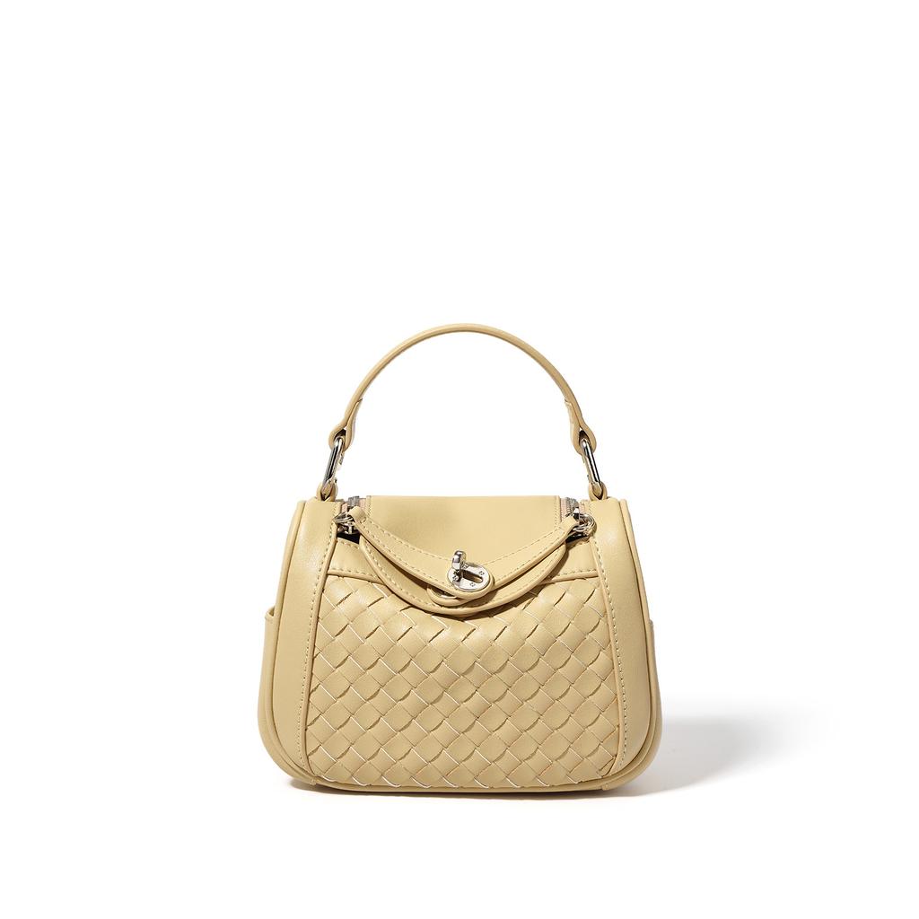New Small and Exquisite Daily Woven Bag Soft Leather Fashionable and Simple Commuting Leather Premium Messenger Bag