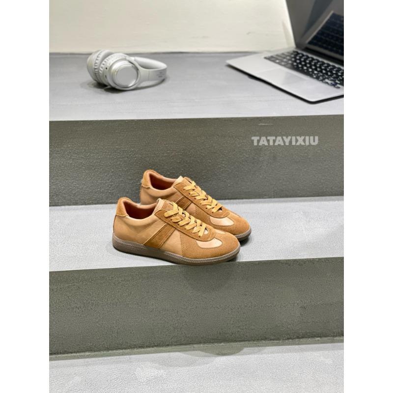 Retro women's autumn new versatile soft-soled comfortable flat-bottomed round head lace-up casual board shoes