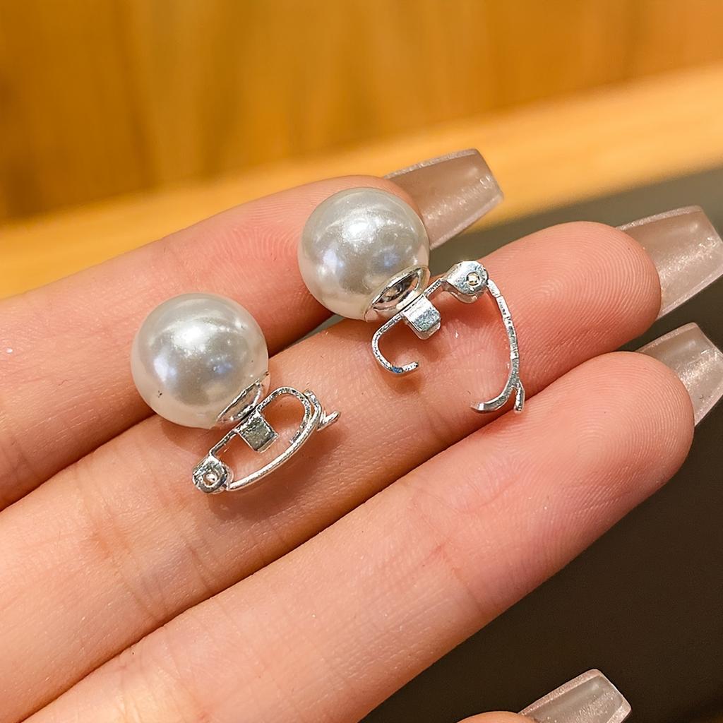 Sweet Pearl Like Hair Clips Suitable for Everyday Use