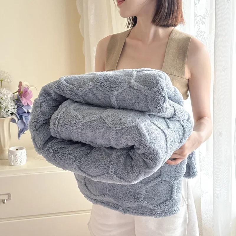 2025 New Modern Simple Tafu Velvet Milk Velvet Blanket Double Sided Jacquard Football Grid Thickened Cover Blanket Gift Blanket