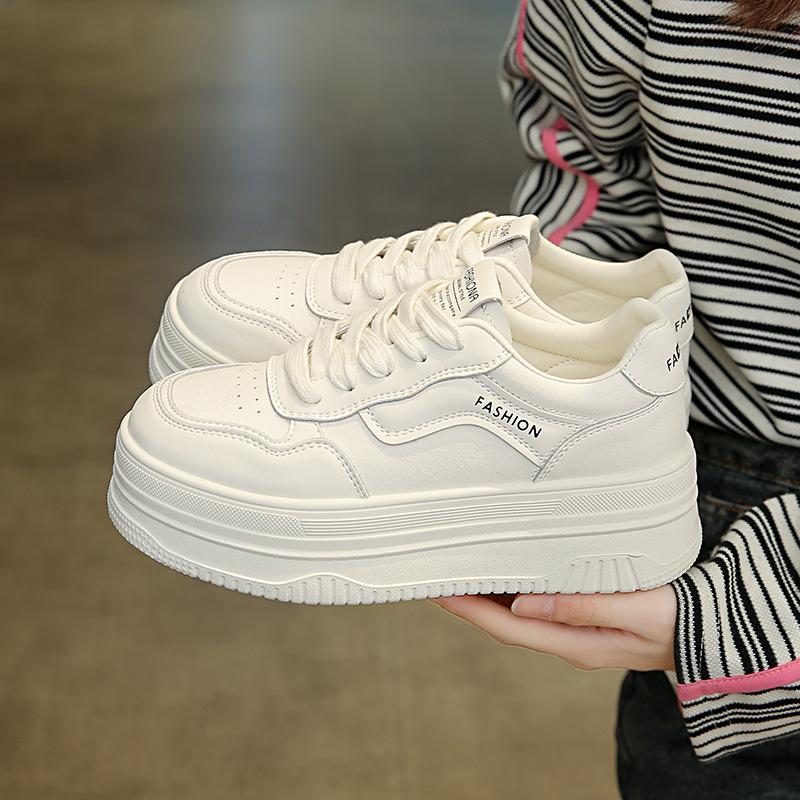 Board shoes women 2026 new spring soft soled sports board shoes high-end casual sponge cake shoes