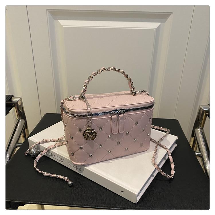 

Модная сумка-клатч с бриллиантовой цепочкой, женская, 2025 лето, новая, сумка-коробка с яркими бриллиантами, в зарубежном стиле, сумка через плечо, тренд розовый