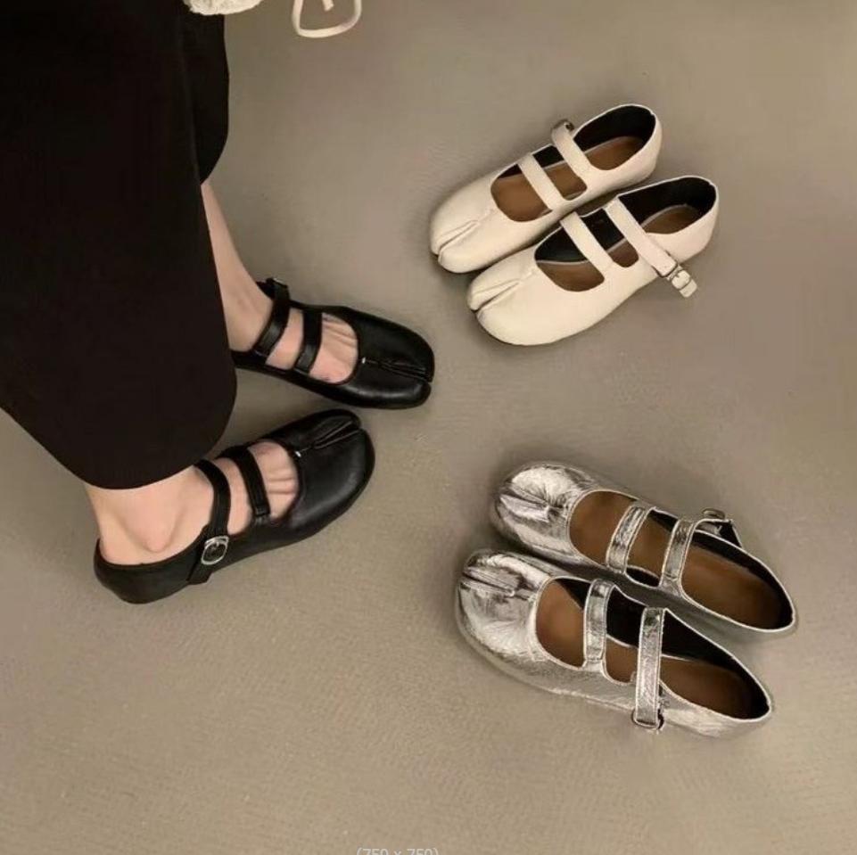Fashion 2025 Japanese Style Tabi Ninja Shoes Women Retro Suede Flats Split Hoof Toe Boat Shoes Femme Mary Jeans Mocasines Ballerina Shoe