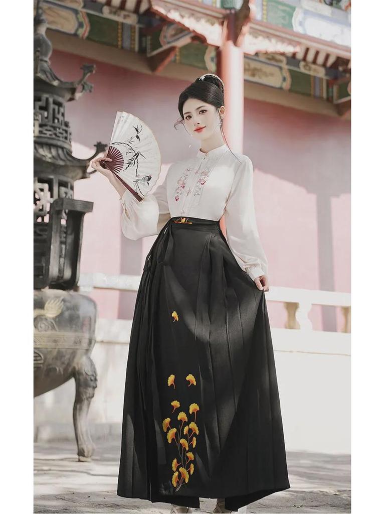 6516 Frühlings-Hanfu-Set: Besticktes florales Langarm-Oberteil + Pferdekopf-Rock