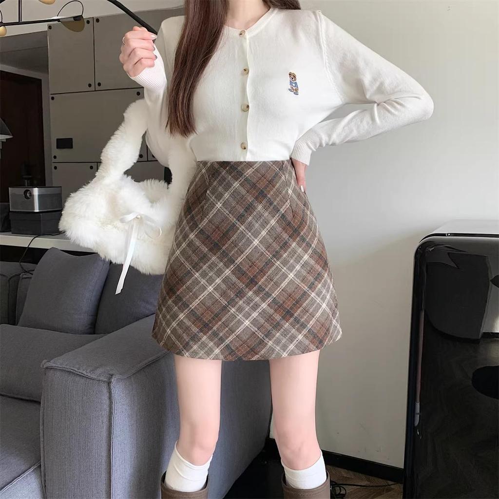 Women's Plus Size Collegiate Style Plaid Wool Mini Skirt for Autumn/Winter, Coffee