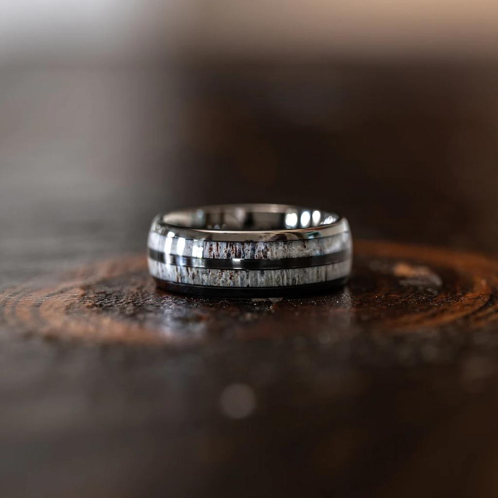 Mode 8mm Hirschgeweih Schwarze Titanstahlringe für Männer Frauen Natur Wald Elchgeweih Ehering Männer Ehering