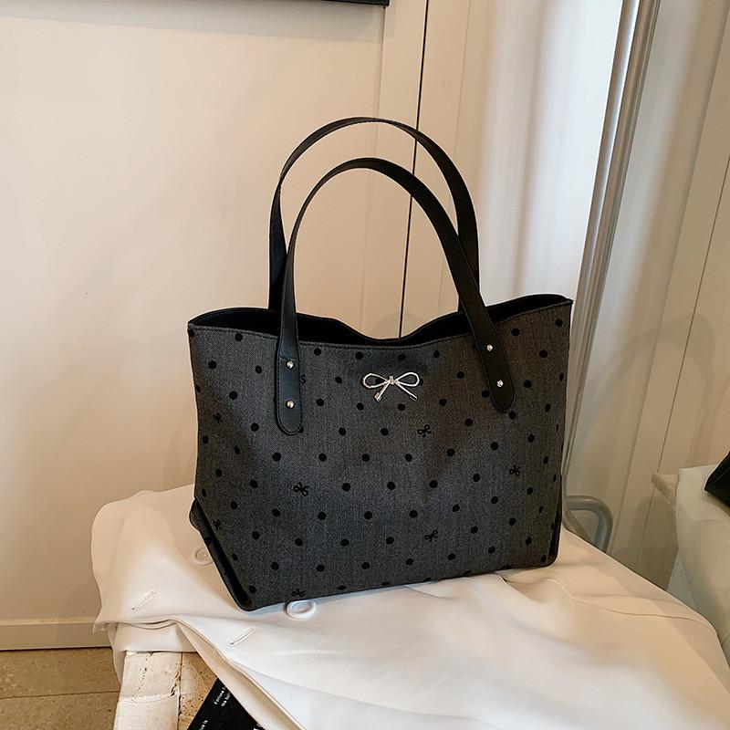 Trendy Korean Fashionable Large Capacity Tote Bag For Women With Stylish Patterns
