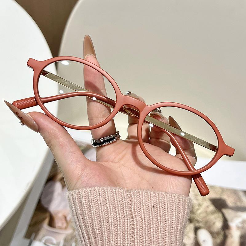 Retro Anti-Blue Light Myopia Glasses for Women New Fashionable Oval Frame Ultra-Lightweight High Definition Eyewear Unisex