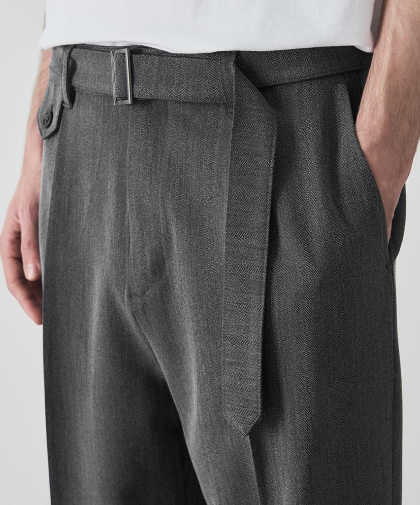 DRAW FIT Herringbone Belted Semi-Wide Slacks [Grey]