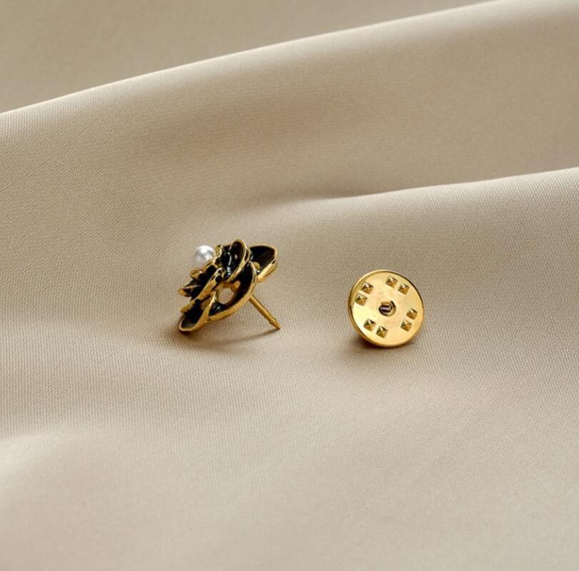 Mysterious Camellia Brooch Exquisite Fashion Pin Elegant Romantic Jewelry Accessories Party Birthday Festival Gift Souvenir