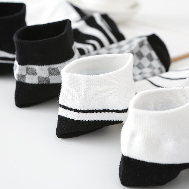 5/10 Paar Lässige Socken für Frühling Sommer in Schwarz und Weiß Kuh- und Zebra-Muster Vielseitiges Design Niedlicher College-Stil Kurze Waden Baumwollsocken