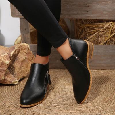 Neue Damenschuhe: Damen-Stiefeletten in Übergröße mit dicken Absätzen und seitlichen Reißverschlüssen