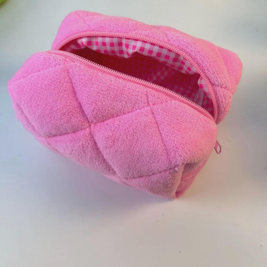 New Style Girly Macaron Cosmetic Bag: Large Capacity Plush Wash Bag