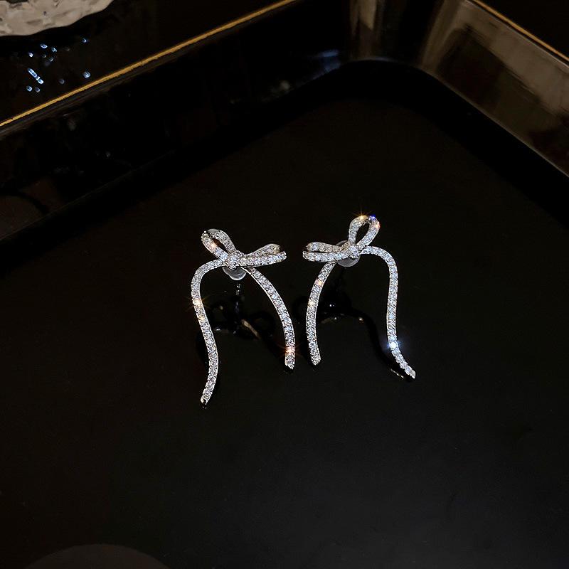 C-shaped Black Bowknot Zircon Earrings for Women Personalized Temperament Zircon  High-end Sense Female Earrings