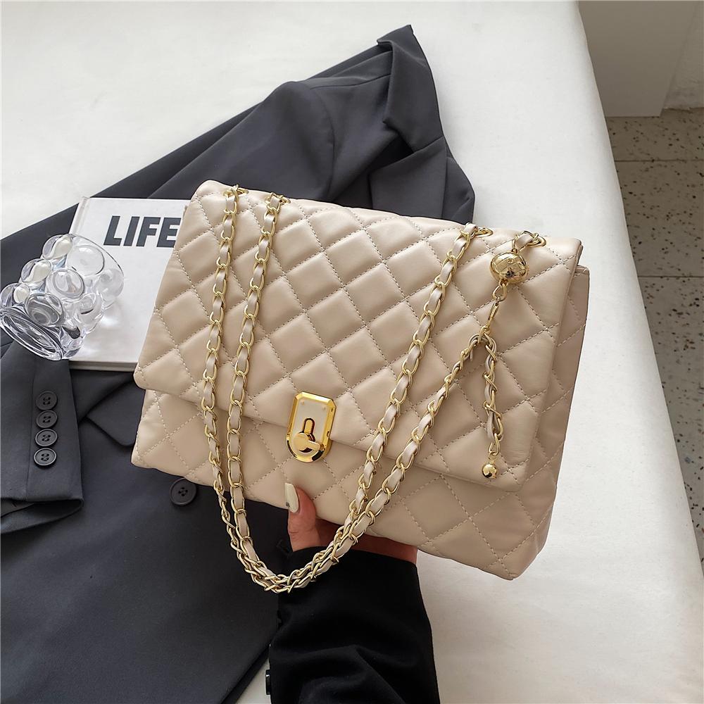 Quilted Large Chain Shoulder Bags For Women Trend Designer Crossbody Bags PU Leather Ladies Handbags Black White