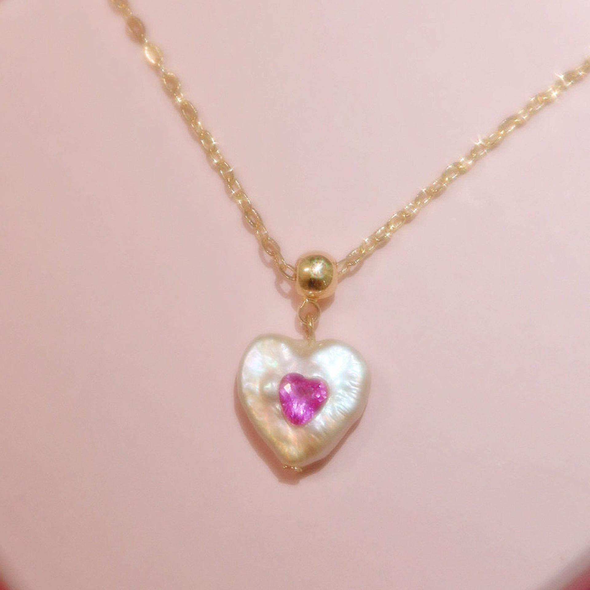 

Niche Women S Pearl Love Pendant Necklace Colored Zircon Temperament Diamond-Set Heart-Shaped Cold Wind