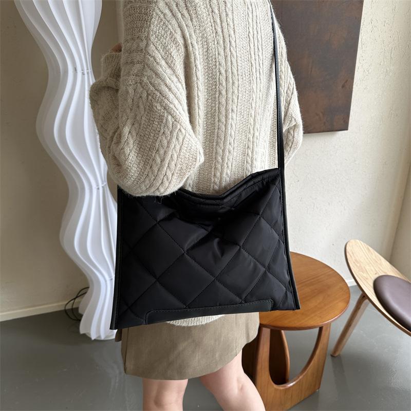 Autumn New Fashionable Shoulder Bag Korean Version Large Capacity Underarm Bag Niche Tote Bag Fashionable Handbag for Women