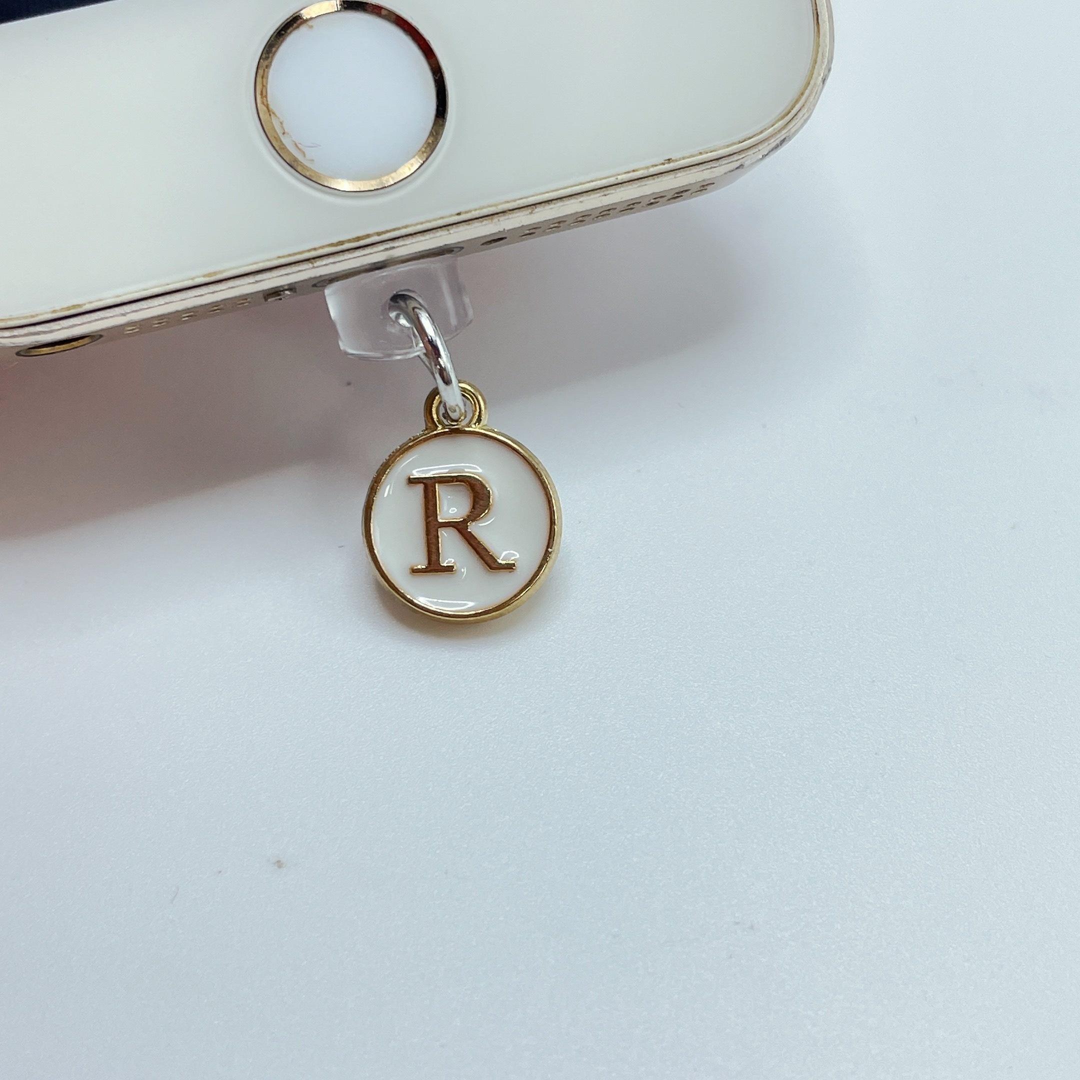 

Заглушка від пилу для телефону - Металевий кулон з 26 білими англійськими літерами - Заглушка від пилу для гнізда телефону, прикраси для мобільного телефону For Type-C