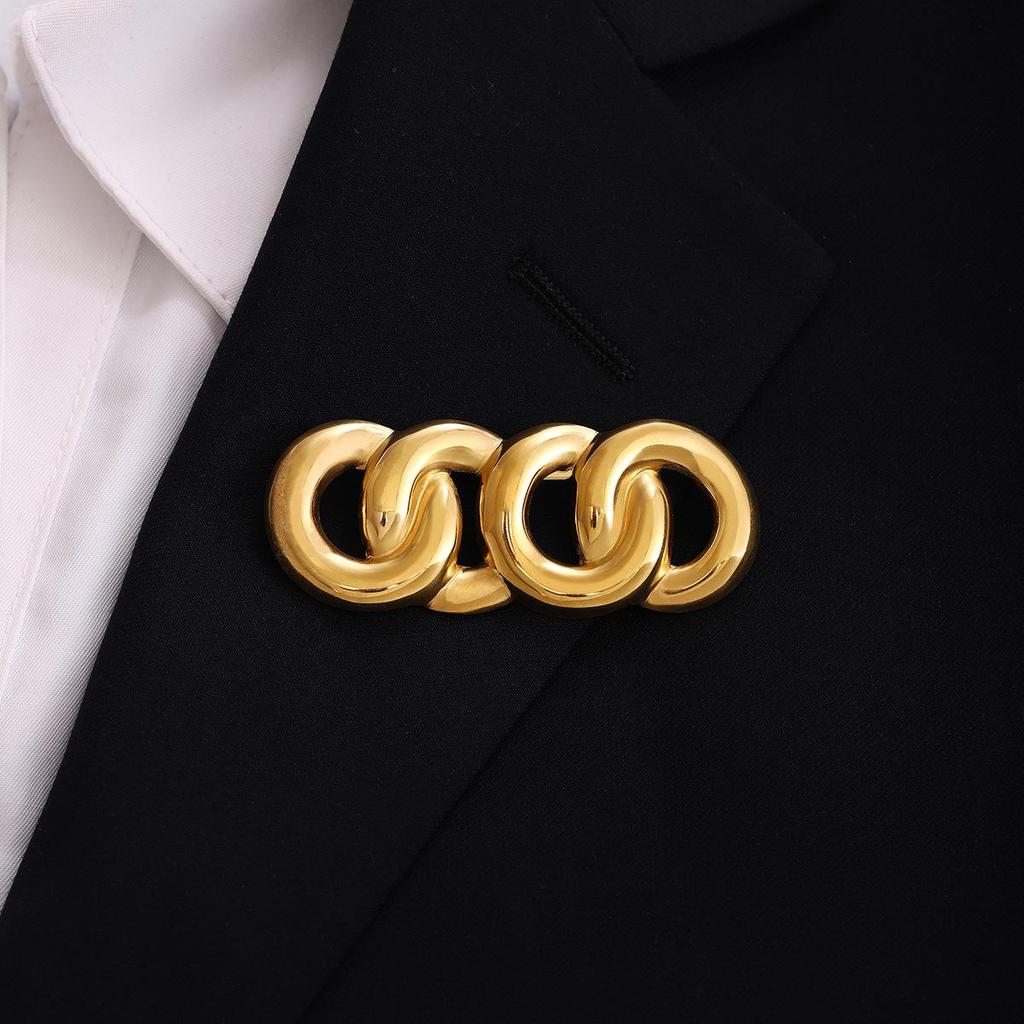 Luxury Japanese-Korean Geometric Chain Brooch: Elegant Metal Fashion Design for Clothing Decoration