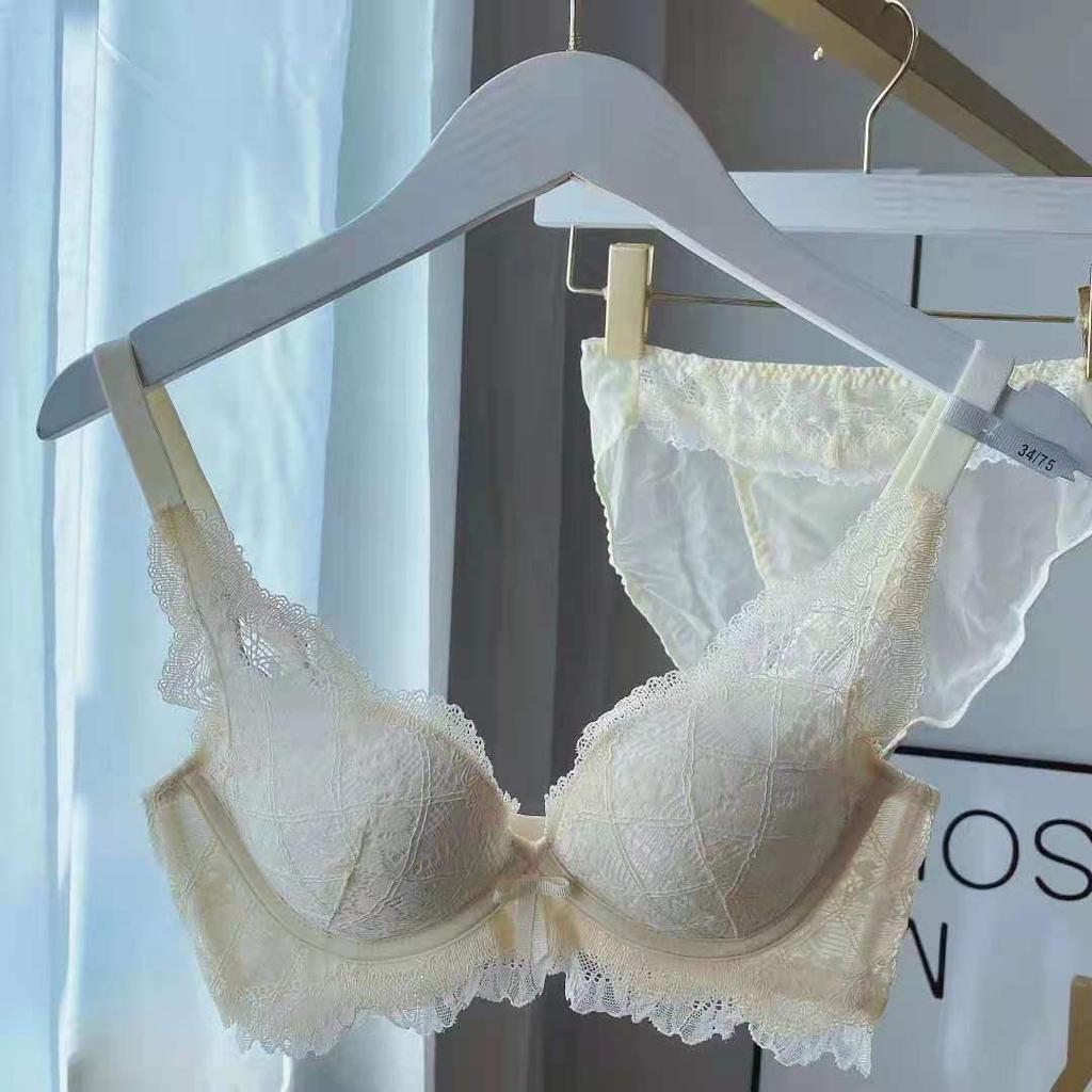 Japanese Style Wire-Free Push-Up Bra: Sexy, Comfortable, Anti-Sag, Adjustable, Seamless, Beautiful Back Design for Small Busts
