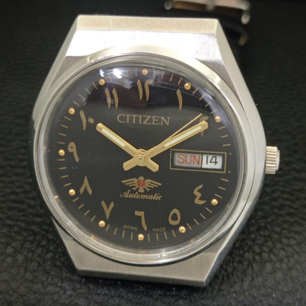 CITIZEN AUTOMATIC 8200 VINTAGE JAPAN MENS BLACK COLOR DIAL WATCH a702128-5 R208-a702128