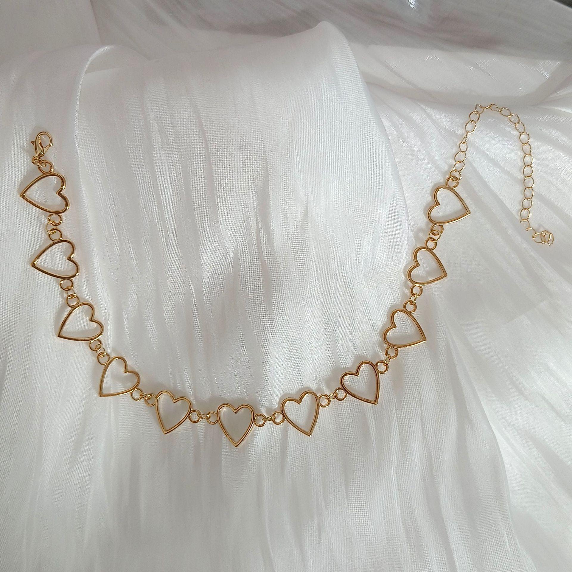 European & American Women s Geometric Heart Necklace – Versatile, Simple, Creative Chain Design
