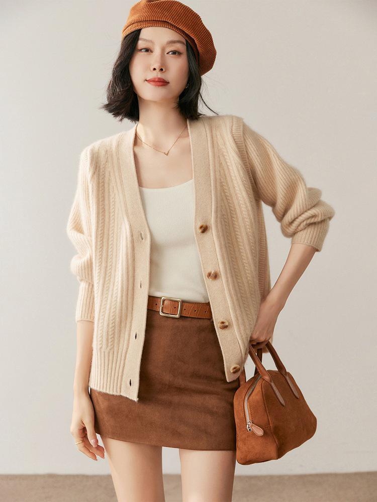 Women's V-Neck Cashmere Cardigan - 2025 Fall/Winter: Ribbed, Gentle, Slimming, Loose-Fit Short Jacket