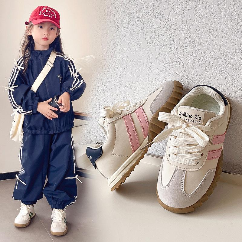 

Обувь для девочек спортивная обувь осень 2025 новая детская повседневная легкая обувь для скейтборда для девочек немецкая тренировочная обувь Форрест Гамп весна и осень 26-30 yards FCL shot 50 pairs розовый