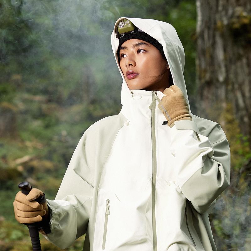 Li Ning CF Su Wan Long Jia Breath Series Waterproof Windproof Outdoor Hiking Hard Shell Jacket Women Jacket White AEMU040-2