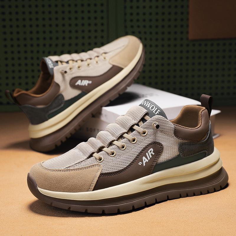 Men's Retro Casual Leather Running Shoes - Lightweight and Soft Sole for Autumn and Winter.